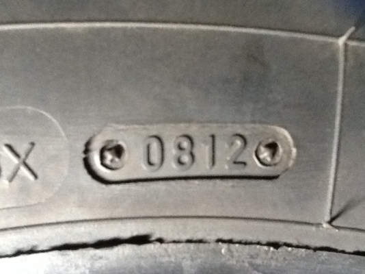 ขายยางใหม่ 215/70/15 ปี12 ทั้งชุด8000