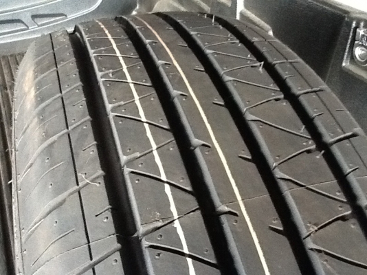 ขายยางใหม่ 215/70/15 ปี12 ทั้งชุด8000