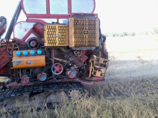 รับจองรถเกี่ยวข้าว ศักดิ์พัฒนา KM 47 12 HT  Dykin 23  JO8C