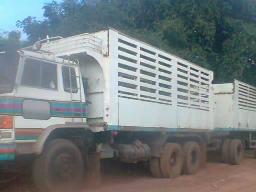 HINO F17 - 220 HP EM100 รถพ่วงแม่+ลูก ลูก 2 คานดั๊มพ์ กระบะดั๊มพ์เหล็กคอกสูงเกษตร 12 ตัน ตัวแม่ช่วงล่างใหญ่ของ 2 เพลา ZM ยางสภาพดีแม่ลูกประมาณ 70\% พร้อมใช้งาน เอกสารทะเบียนครบพร้อมโอนครับ