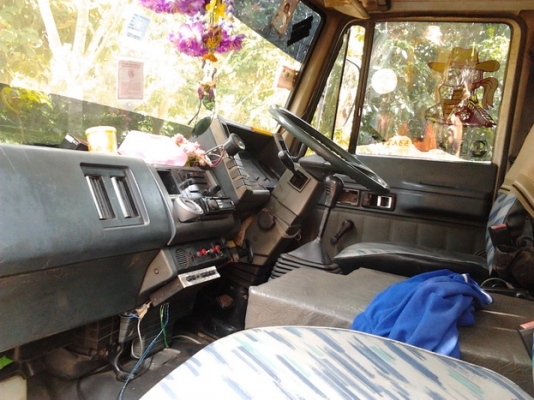 ISUZU ROCKY 175 HP 6BG1 สิบล้อเพลาเดียว กระบะเหล็กยาว 6 เมตร เครื่องแรงดีแห้งดี หัวเก๋งบางไม่มีผุแถมมีหมวกเก๋งให้ด้วยครับ แอร์ พวงมาลัยเพาเวอร์ เบรคทริ๊ปฟี้ ช่วงล่างคัชซีสวยไม่มีดาม ยางสภาพดี 70\% เอกสารเล่มทะเบียนครบพร้อมโอนครับ ISUZU ROCKY 175 HP 6BG1 สิบล้อเพลาเดียว กระบะเหล็กยาว 6 เมตร เครื่องแรงดีแห้งดี หัวเก๋งบางไม่มีผุแถมมีหมวกเก๋งให้ด้วยครับ แอร์ พวงมาลัยเพาเวอร์ เบรคทริ๊ปฟี้ ช่วงล่างคัชซีสวยไม่มีดาม ยางสภาพดี 70\% เอกสารเล่มทะเบียนครบพร้อมโอนครับ