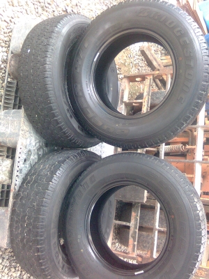 ขายยาง บิสโตน 245-70-r16 สวยๆ2200 ครับ