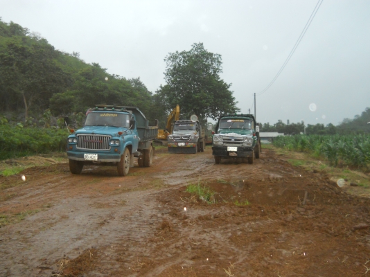บริการรับถมที่-ขุดบ่อ แบ็คโฮเล็ก 6ล้อดั๊มพ์ให้เช่าเขตอำเภอปากช่องและอำเภอใกล้เคียงสนใจโทร.0889544734