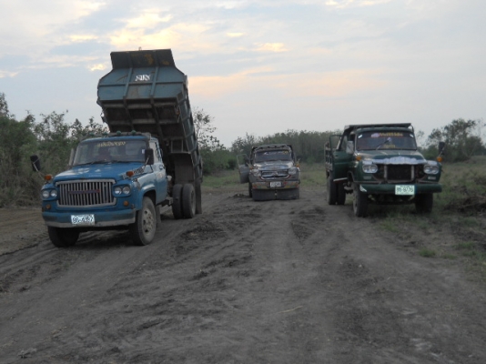 บริการรับถมที่-ขุดบ่อ แบ็คโฮเล็ก 6ล้อดั๊มพ์ให้เช่าเขตอำเภอปากช่องและอำเภอใกล้เคียงสนใจโทร.0889544734