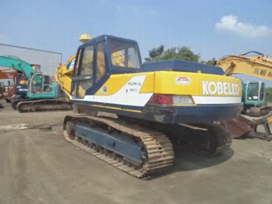 ขายKOBELCO SK200M3 สภาพพร้อมใช้ ราคาต่องรองได้ ติดต่อได้ที่คุณ อ๊อฟ พิจิตร 086-737-9991