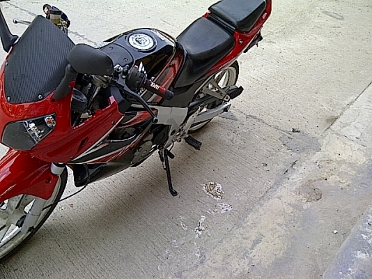 CBR150สีแดงดำ