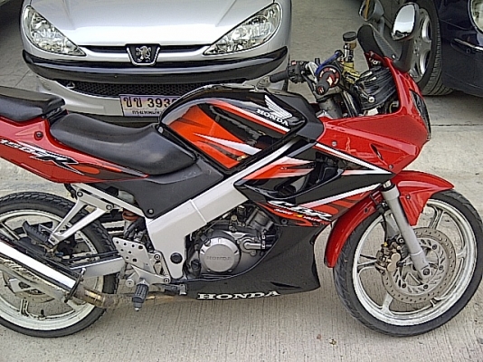 CBR150สีแดงดำ