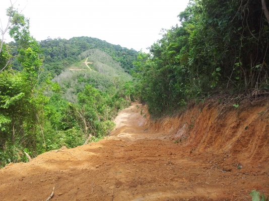 KOMATSU PC80-3รถทำงานอยู่ครับทำงานเร็วประหยัดน้ำมัน