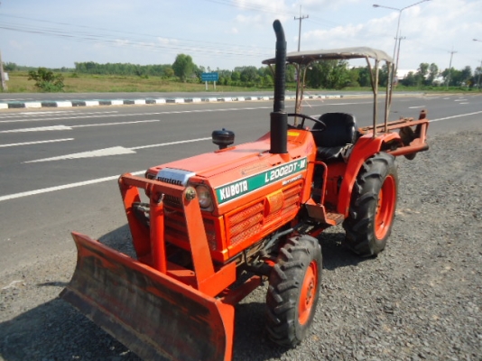 รายละเอียด ขายรถไถคูโบต้า L2002DT-M เครื่องดี สภาพเดิมๆ สีเดิม รถสวย 80-90 \% 2เพลา พร้อมใช้งาน อุปก รายละเอียด ขายรถไถคูโบต้า L2002DT-M เครื่องดี สภาพเดิมๆ สีเดิม รถสวย 80-90 \% 2เพลา พร้อมใช้งาน อุปก