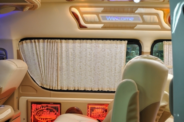 ขายด่วน Commuter 2010 แต่ง VIP 3แถว 9ที่นั่ง ภายในแต่งใหม่