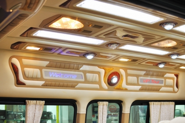 ขายด่วน Commuter 2010 แต่ง VIP 3แถว 9ที่นั่ง ภายในแต่งใหม่