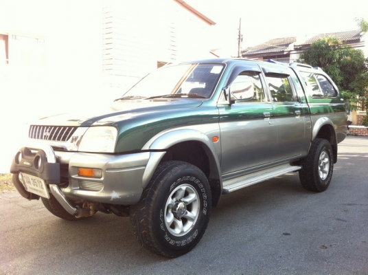 ขาย GRANDIS 4 ประตู 4WD 239000