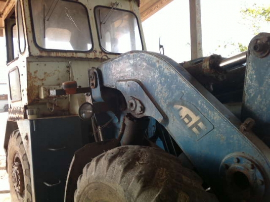 รถตัก KLD6A  เอว ออน  สนใจติดต่อ 081-6079515