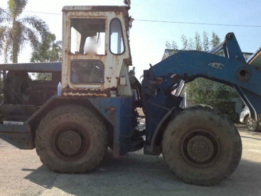 รถตัก KLD6A  เอว ออน  สนใจติดต่อ 081-6079515