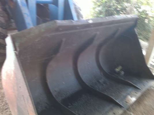 รถตัก KLD6A  เอว ออน  สนใจติดต่อ 081-6079515