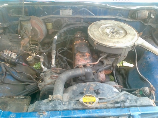 (ออกใบซื้อขายให้คับ)เป็นรถรุ่นปู่ย่าตายายเลิกใช้จอดนานเครื่องติดขี่ได้ จอดหลายปีจอดในร่มฝุ่นหลังคายังขาวอยู่เลยถ้าล้างจะสวย รอนกระบะสวยมากๆภายในถ้าล้างขัดเงาจะสวยสอาดสียังดีทั้งคันมีผุเล็กน้อย ไม่มีเล่มเอาไปใช้ในสวนลูกหลานขายเอง ออกไบซื้อขายให้