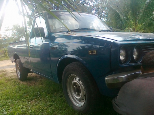 (ออกใบซื้อขายให้คับ)เป็นรถรุ่นปู่ย่าตายายเลิกใช้จอดนานเครื่องติดขี่ได้ จอดหลายปีจอดในร่มฝุ่นหลังคายังขาวอยู่เลยถ้าล้างจะสวย รอนกระบะสวยมากๆภายในถ้าล้างขัดเงาจะสวยสอาดสียังดีทั้งคันมีผุเล็กน้อย ไม่มีเล่มเอาไปใช้ในสวนลูกหลานขายเอง ออกไบซื้อขายให้