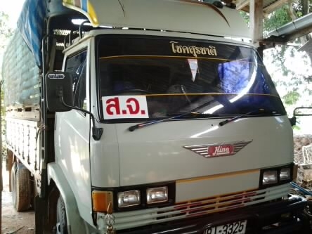 HINO FC 120 HP WO4D ปี 39 ซุปเปอร์เสี่ย กระบะเหล็กคอกไม้ยาว 4.50 เมตร เครื่องแห้งดีแน่นดีไม่มีเยิ้ม ภายในเก๋งสวยครบ กระจกไฟฟ้า พวงมาลัยเพาเวอร์ ช่วงล่างเฟืองท้ายใหญ่ ยางสภาพดี 70\% เอกสารทะเบียนภาษีครบพร้อมโอนครับ