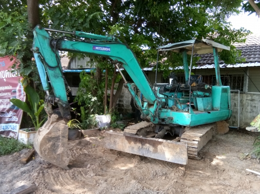 ขายรถขุดเล็ก ขนาด 30  มิตซูบิชิ 180000