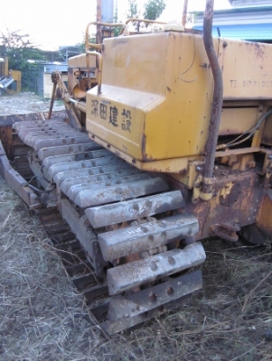 ขาย-รถแทรกเตอร์/ดันดิน KOMATSU D31P-16 ตีนสามเหลี่ยม มือสองนำเข้าจากญี่ปุ่น