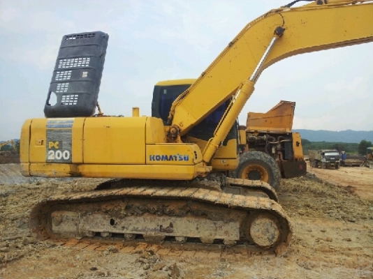 ขายแม็คโคร โคมัตสุ PC200 รุ่น 8 ซีเรียล 15100