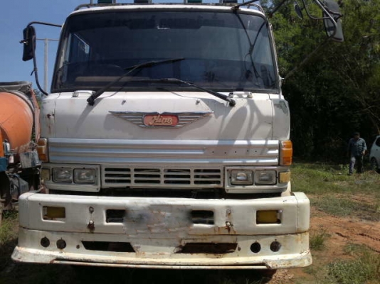 รถฮีโน่ 10 ล้อ ท้ายลาด 220 แรงม้า