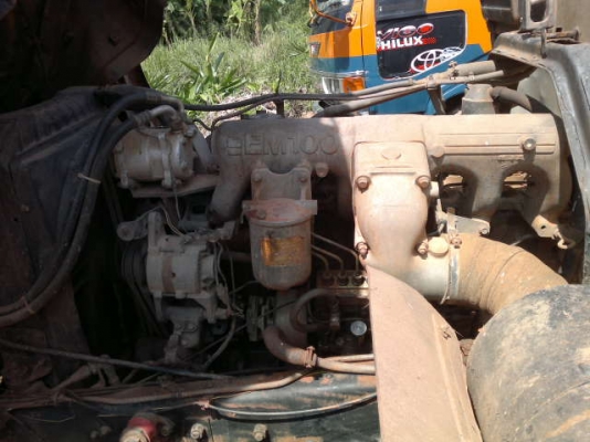 รถฮีโน่ 10 ล้อ ท้ายลาด 220 แรงม้า