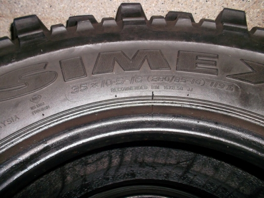 ยางตะขาบ SIMEX 35 นิ้ว สำหรับขาโหดครับ ราคาต่อรองได้นิดหน่อยครับ