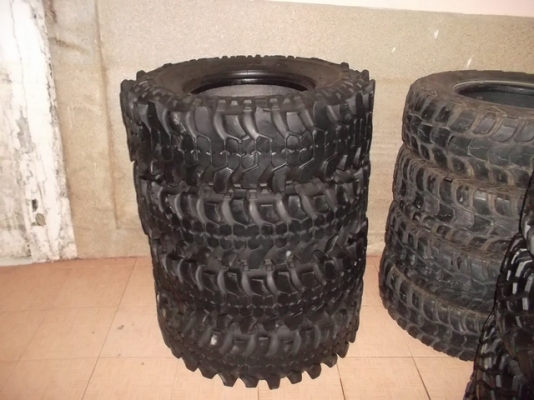 ยางตะขาบ SIMEX 35 นิ้ว สำหรับขาโหดครับ ราคาต่อรองได้นิดหน่อยครับ