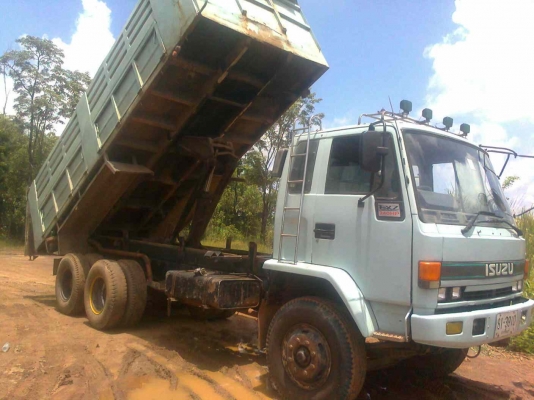 ขาย 10ล้อดั้มISUZU ROCK240นางฟ้า