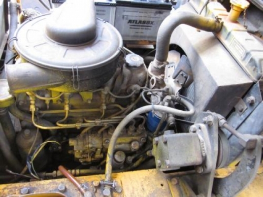 ขายถูก-รถ FROKLIFT (โฟล์คลิฟท์): KOMATSU D3-1 เครื่อง ISUZU: 3 ตัน เสาสูง 4 เมตร