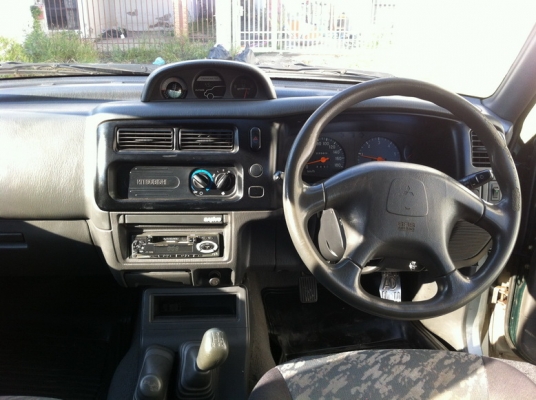 ขาย GRANDIS 4 ประตู 4WD 239000