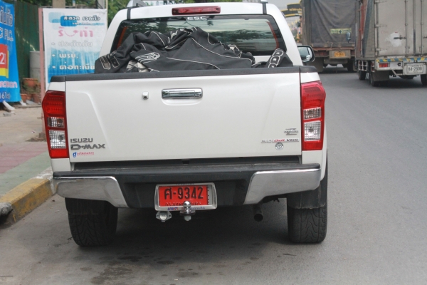 กันชนลากสวย ๆ แข็งแรง สามารถติดตั้งได้กับรถทุกรุ่น สอบถาม 093-9895964