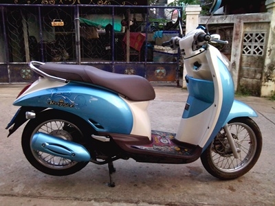 ขายscoopy-i สภาพใหม่ วิ่ง6xxxเท่านั้น ถูกๆ24500 บาทด่วน
