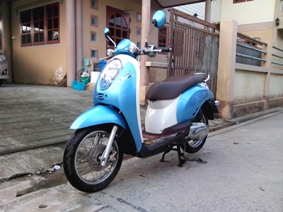 ขายscoopy-i สภาพใหม่ วิ่ง6xxxเท่านั้น ถูกๆ24500 บาทด่วน