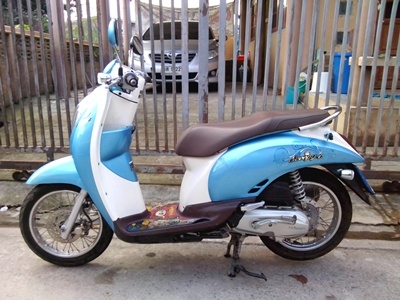ขายscoopy-i สภาพใหม่ วิ่ง6xxxเท่านั้น ถูกๆ24500 บาทด่วน