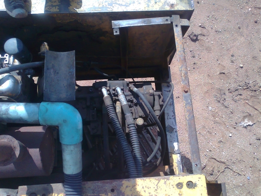 ขายด่วน!..รถแบคโฮ KOMATSU PC200-3 พร้อมใช้งาน ขุดดินแรงดี ไม่มีโหลด.