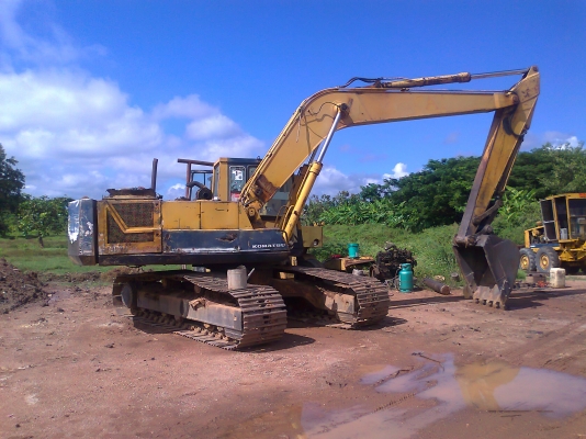 ขายด่วน!..รถแบคโฮ KOMATSU PC200-3 พร้อมใช้งาน ขุดดินแรงดี ไม่มีโหลด.
