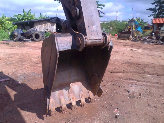 ขายด่วน!..รถแบคโฮ KOMATSU PC200-3 พร้อมใช้งาน ขุดดินแรงดี ไม่มีโหลด.