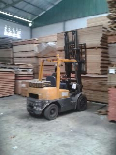 รถยก 3 ตัน ยก 4 เมตรราคาถูกๆ