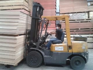 รถยก 3 ตัน ยก 4 เมตรราคาถูกๆ