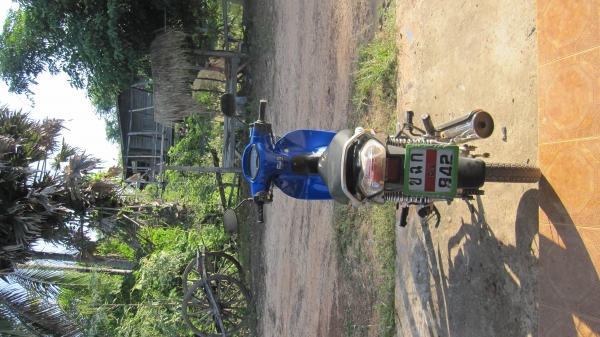 ขายเวฟ125สวยๆเดิมๆถุกๆครับ 13500บาท สภาพเดิมเครื่องดีไม่มีที่ติครับระบบไฟใช้ได้หมดครับไฟไมล์ไฟเกียขึ้นแตร์ดังครับยางใหม่ดอกเต็มรถมือเดียวรถคนแก่...ครูผู้หญิงใช้งานน้อยครับ ได้ไปราคานี้สุดคุ้มครับ ทะเบียนพร้อมชุดโอนเรียบร้อยครับสนใจติดต่อ080-1696651 ส่งได้