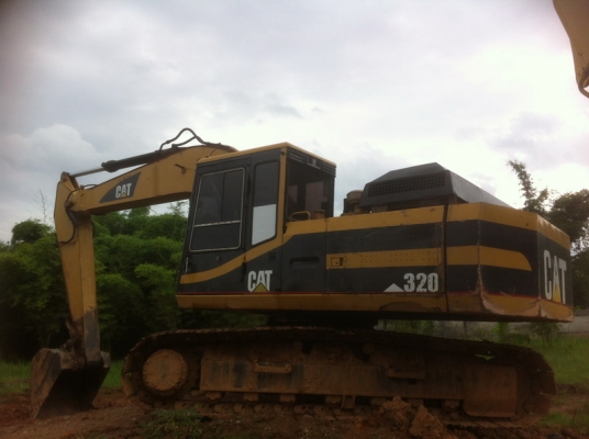 ขาย CAT. E 200 B.