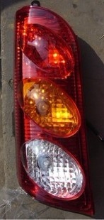 ไฟท้ายรถตู้ sokon ข้างละ 690 บาท