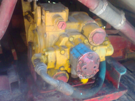 ขายรถเกี่ยวไทยเจริญการช่างอุ้ม