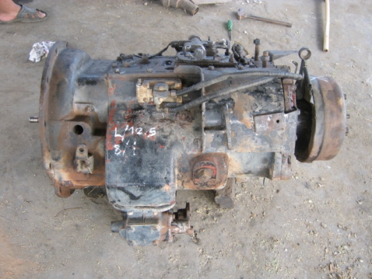 เกียร์ฟูลเลอร์ //อีตัน//ไม่มีไดร์ครับ// สวยมากครับ มีเบรคมือด้วยครับหาอยากมากครับ