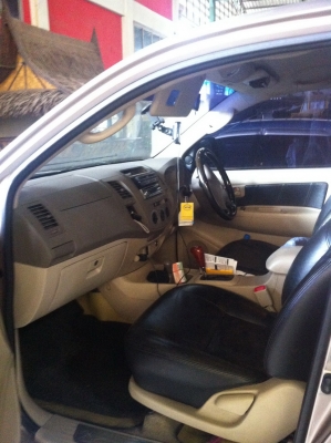 ขายรถ VIGO เบนซิน 2.7 ปี 2007 ติดแก๊สระบบหัวฉีด VERSUS 4WD เกียร์ ออโต้ มีชุดตกแต่ง,เบาะหนัง,ฝาปิดท้าย มือเดียวจากห้างไม่เคยชน ไม่เคยทำสี ขับดีมาก สนใจติดต่อ 081-907-2927