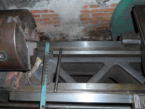 ขายครับขาย เครื่องกลึง 6 ฟุต ญี่ปุ่น 75000 บาท ช่างเอก 0814583376 ขายครับขาย เครื่องกลึง 6 ฟุต ญี่ปุ่น 75000 บาท ช่างเอก 0814583376