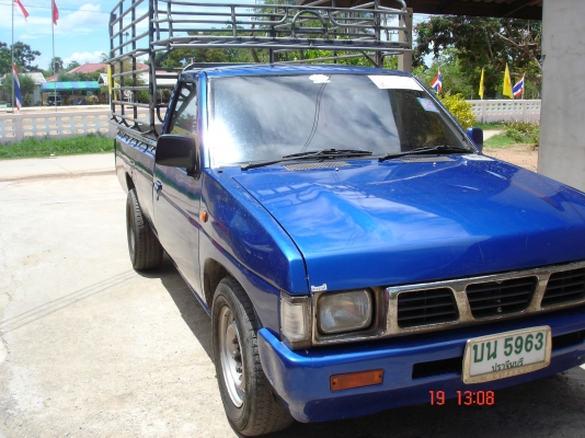 รถสวยราคาเบาๆ ทำสีมาใหม่ แอร์ เพลาเวอร์ เครื่องดีมาก ห้องเครื่องเดิมๆ หั