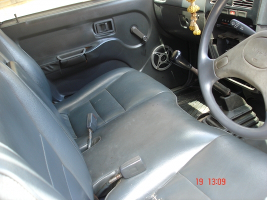 รถสวยราคาเบาๆ ทำสีมาใหม่ แอร์ เพลาเวอร์ เครื่องดีมาก ห้องเครื่องเดิมๆ หั